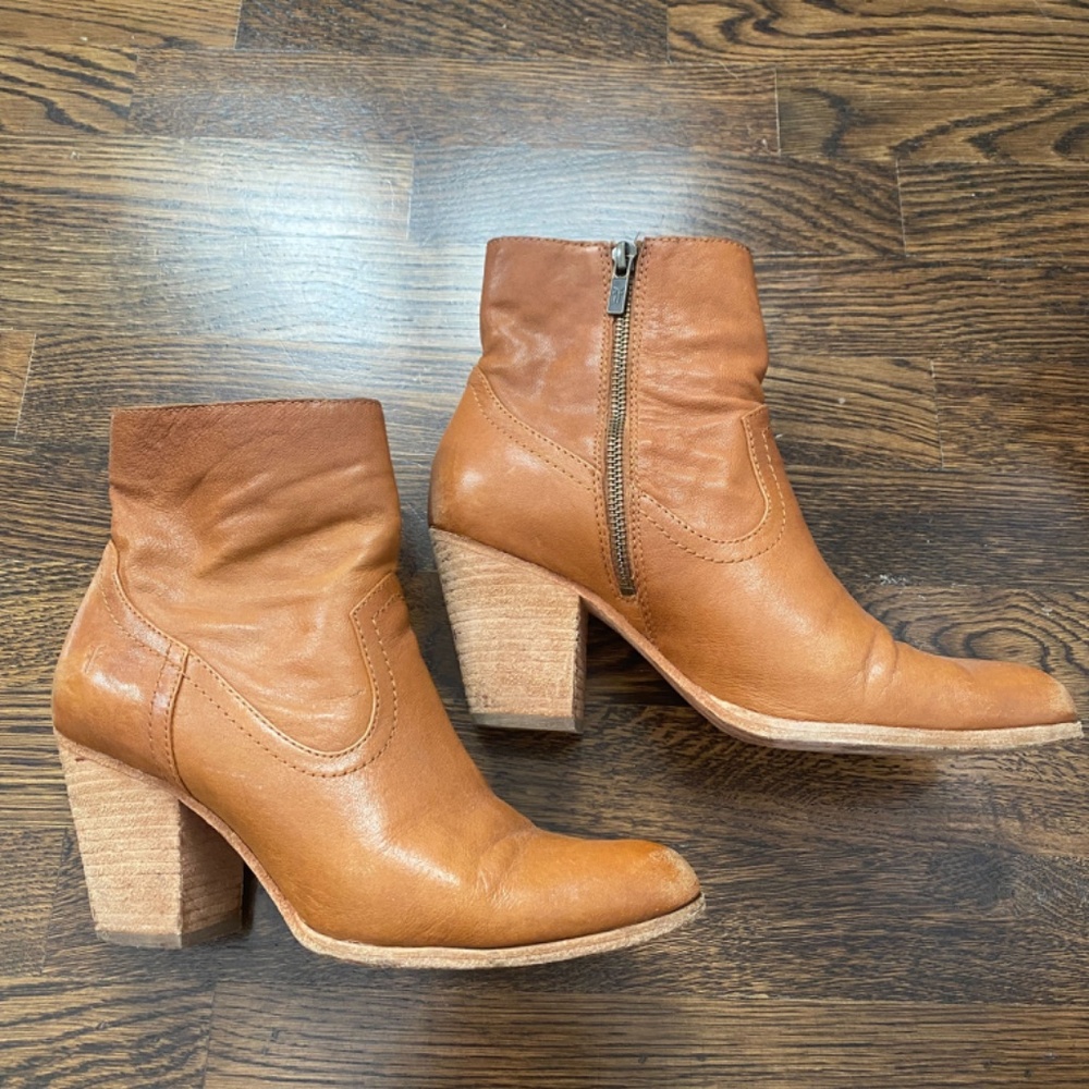 Frye Essa Bootie - Picture 5 of 9